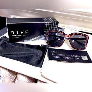 😎 Stylish Stunning Diff Charitable Hailey Himalyan Tortoise Sunglasses Brand New